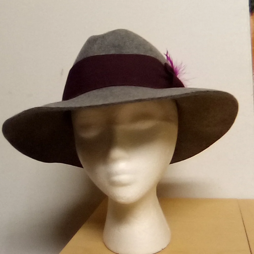 Italian Wool Fedora Grey /purple gunia feather Accent - Picture 3 of 12